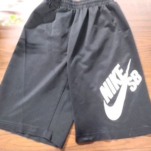 Youth Nike shorts Large